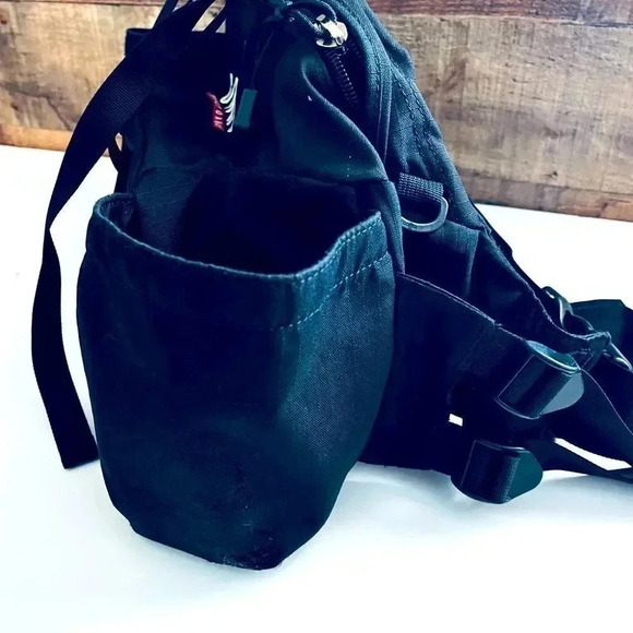 The North Face Utah Winter Games Waist Lumber Fanny Pack - Mountain Biker Black - Picture 3 of 10